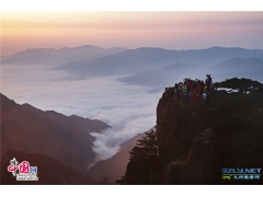 黄山晨曦：变化莫测的云海