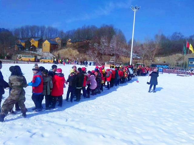 河南西峡：老界岭滑雪场即将开门迎客