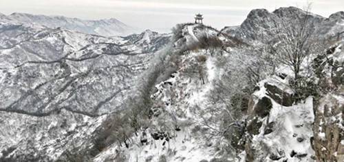 河南方城：七峰山滑雪场正式开园 七峰雪后奇景等你来赏