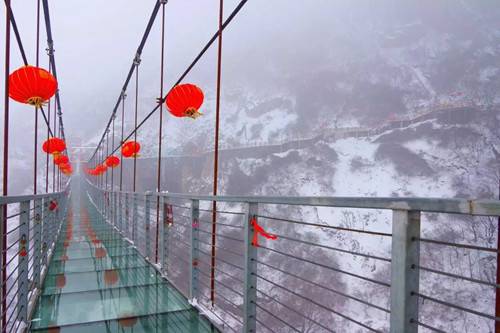 河南方城：七峰山滑雪场正式开园 七峰雪后奇景等你来赏