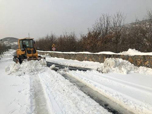 河南方城：七峰山滑雪场正式开园 七峰雪后奇景等你来赏