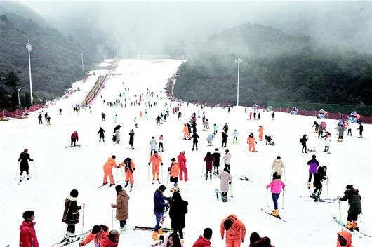 湖北咸宁：热汤白雪，如何流金淌银