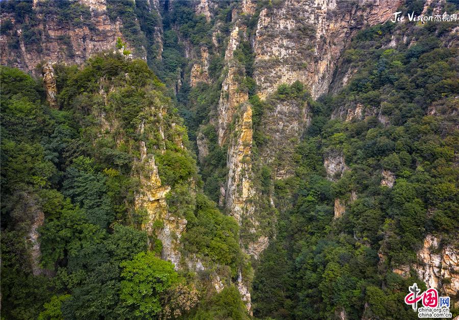 河北兴隆：壮美秀丽并存的天子山